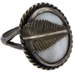 Navajo Handmade Braided MOP Leaf Ring - Size 8.25