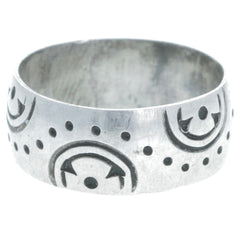 Modern Carved Flower Dots Band Ring - Size 6