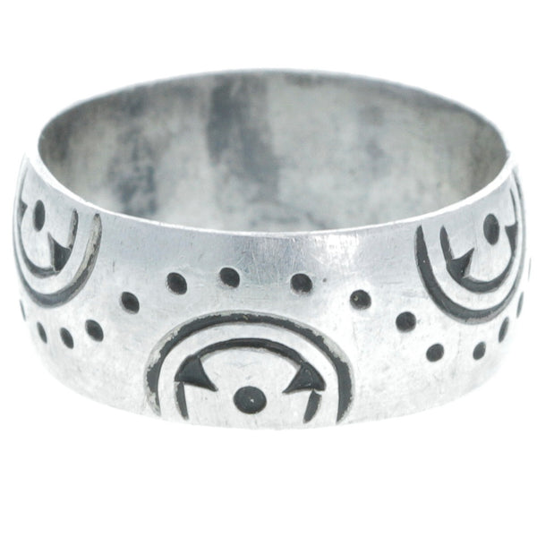 Modern Carved Flower Dots Band Ring - Size 6